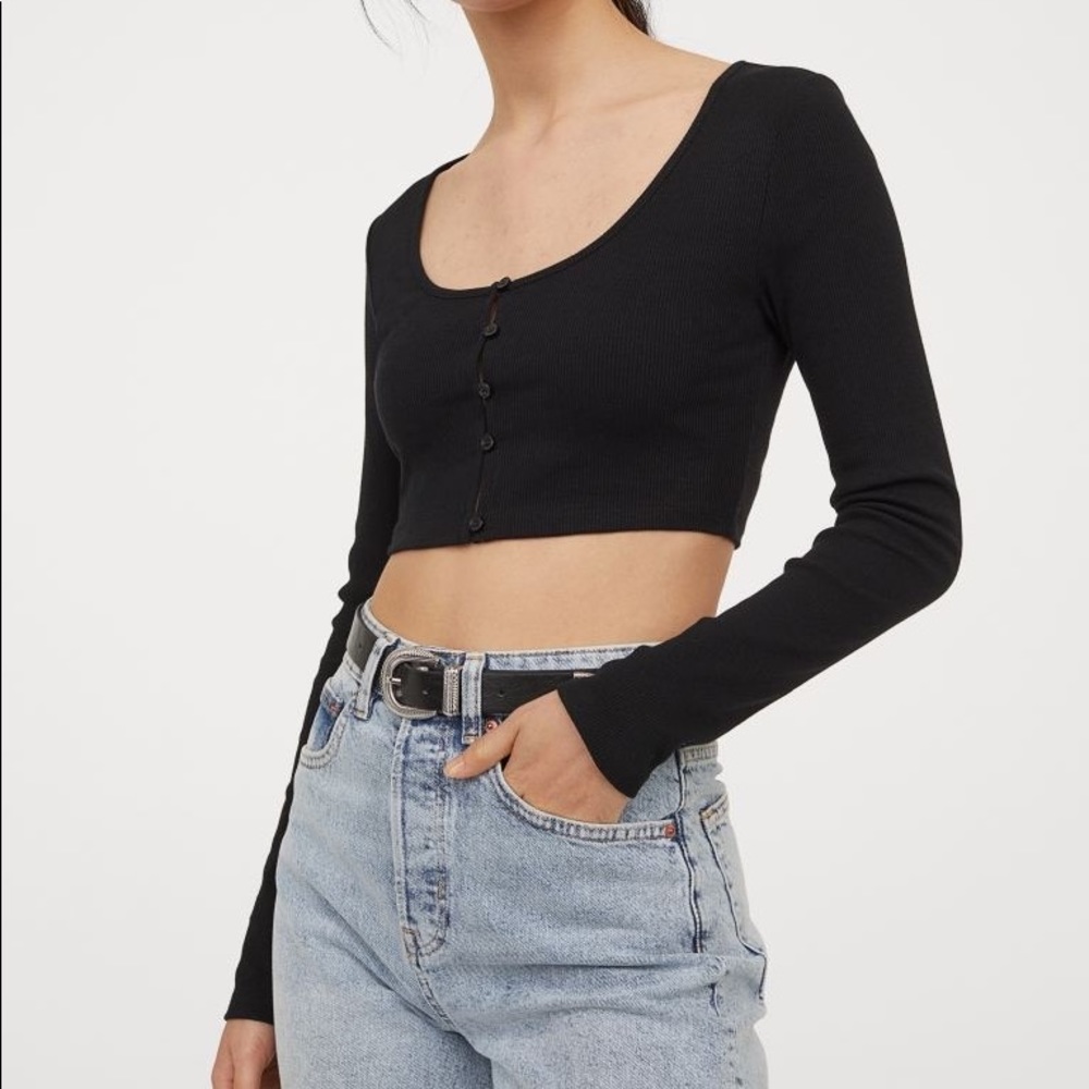 H&M Divide Black Long Sleeve Button Up Crop Top!